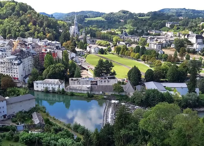 La Pale Idealement Situe Au Coeur Des Pyrenees